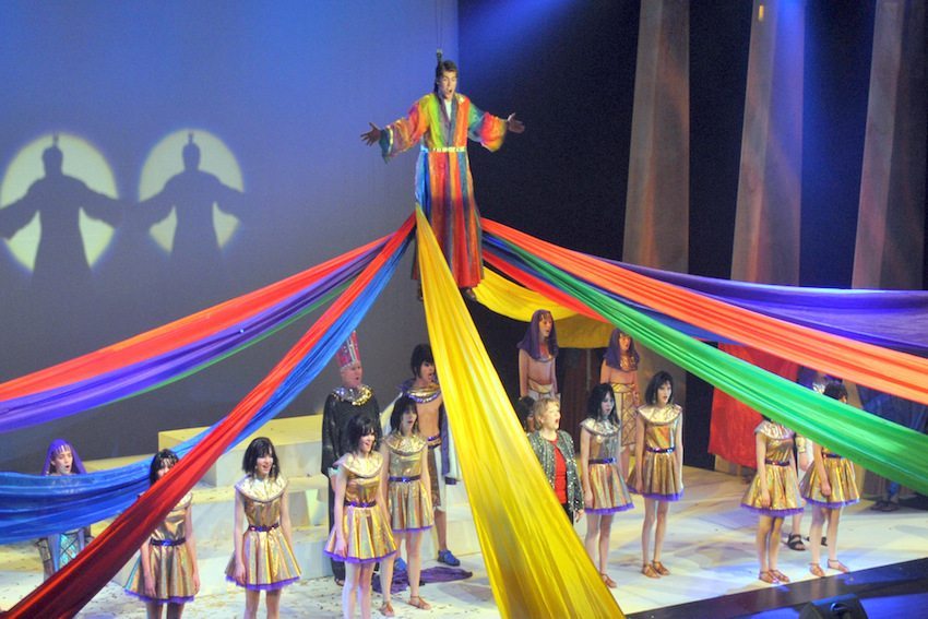 School+performs+rendition+of+Joseph+and+the+Dreamcoat