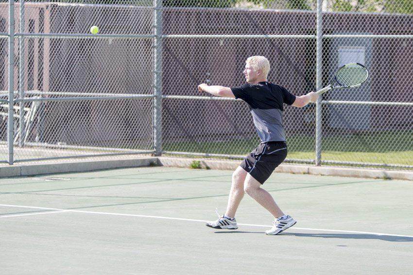 Moore places 3rd in tennis qualifier