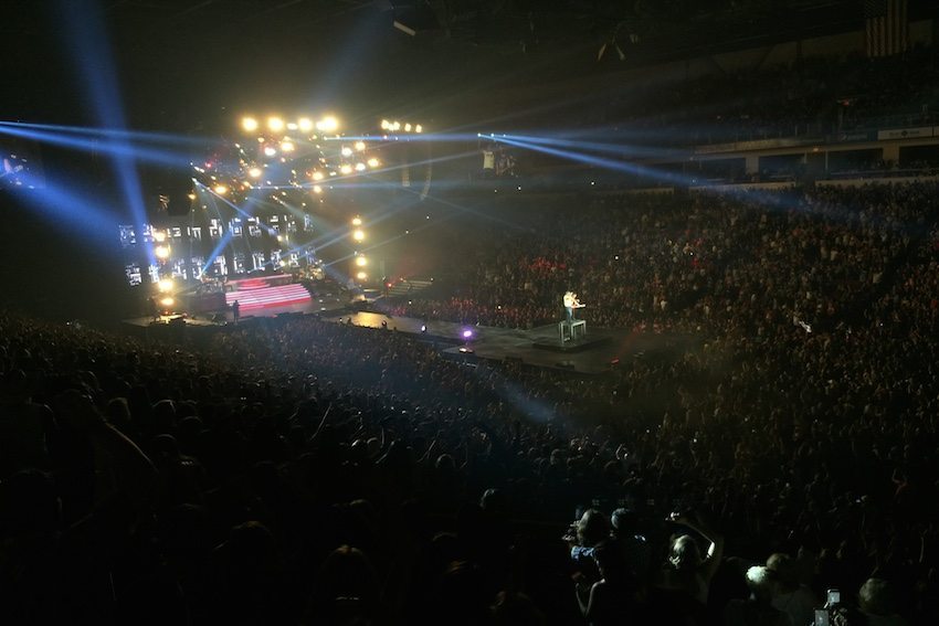 Luke Bryan concert brings energy, excites crowd