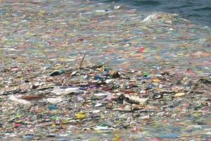 20161117-ocean-of-plastic-002