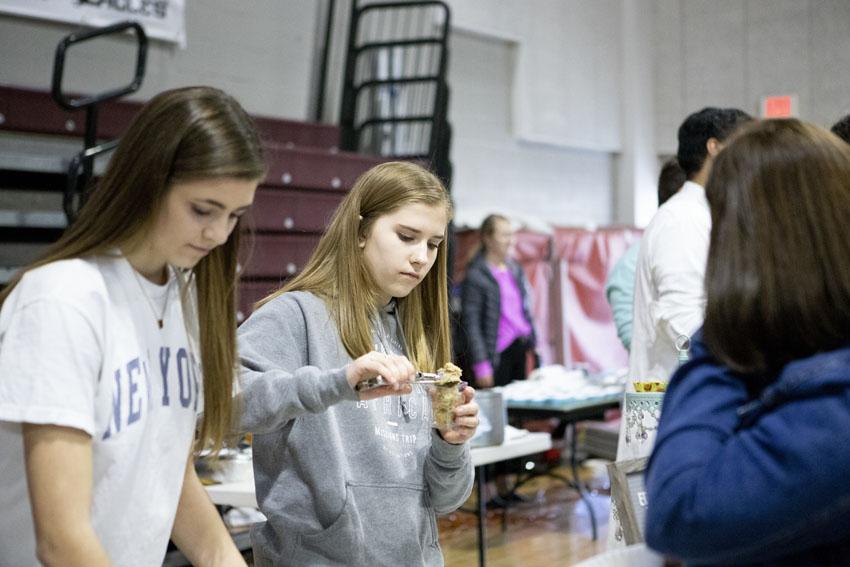 Annual Econ Fair offers products made by senior class