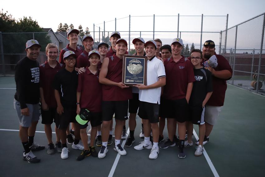 Tennis team defeats Caruthers, wins 2019 Valley championship