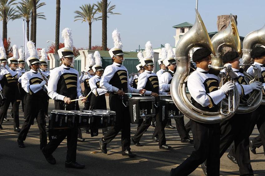 90th annual Downtown Fresno Christmas Parade honors past, looks to