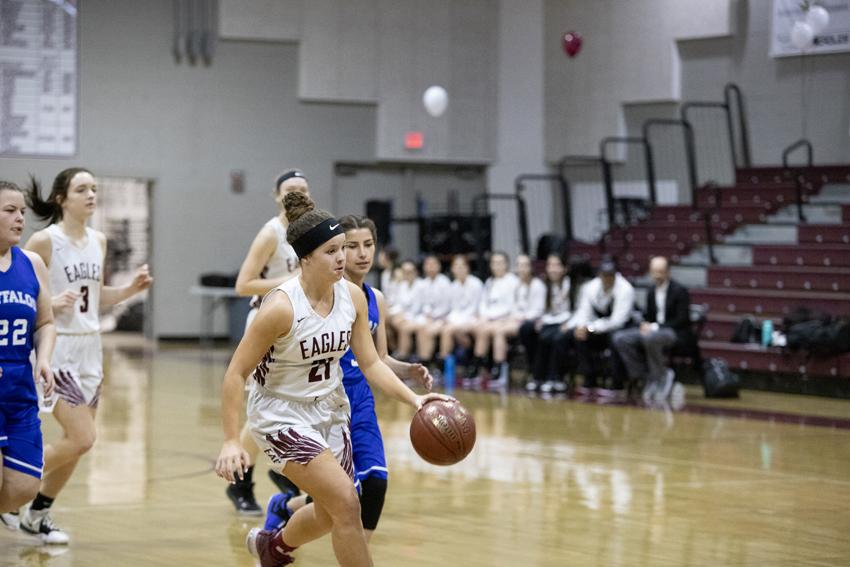 Playing+basketball+since+elementary+school%2C+Hannah+Villines%2C+21%2C+leads+the+team+through+her+third+high+school+season.+After+losing+six+senior+players%2C+the+junior+strives+to+display+leadership+on+and+off+the+court.%C2%A0%0D%0A%0D%0AAlthough+Villines+participated+in+various+sports+growing+up%2C+she+continued+to+play+basketball+every+year.
