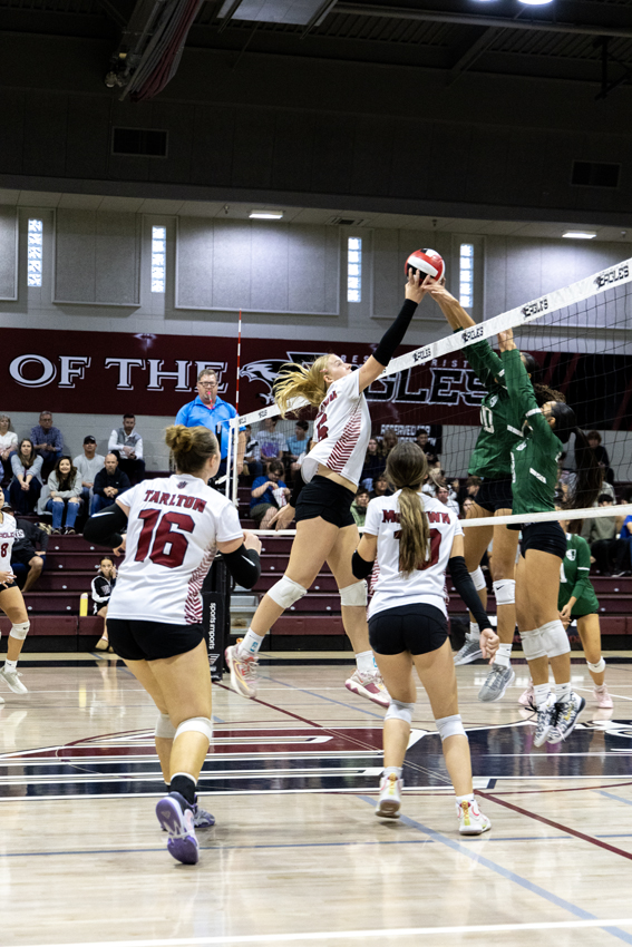 20241029-volleyball-playoffs-10:31-BE-004