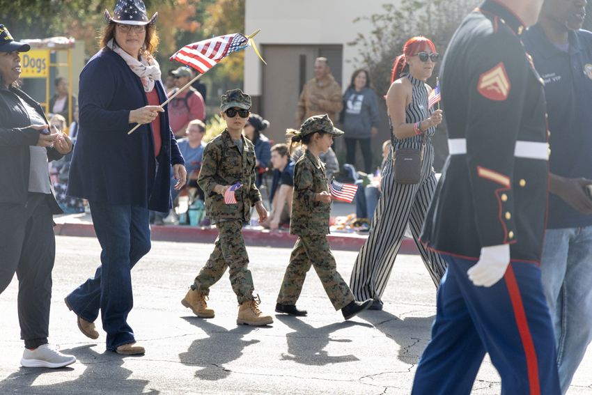 20241111-KG-veteransdayparade-059