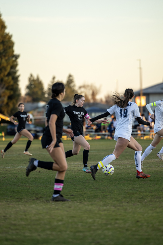 250114-girlssoccer-GGY-010