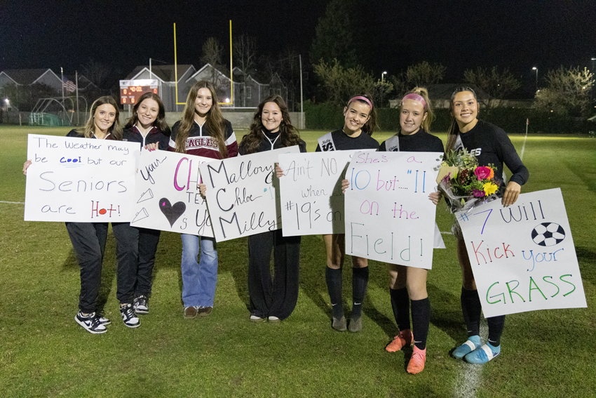 20250131-girls-soccer-senior-021