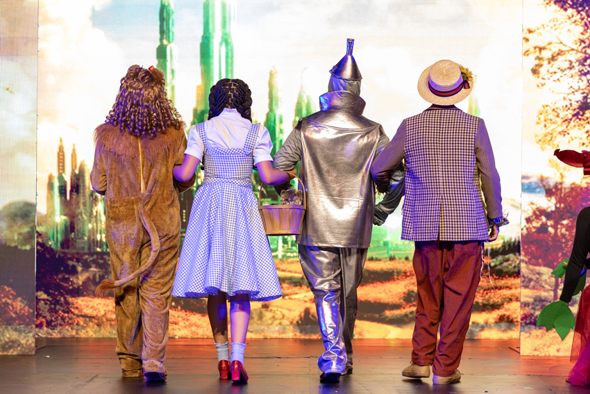 Following the yellow brick road the brings an unforgettable performance 